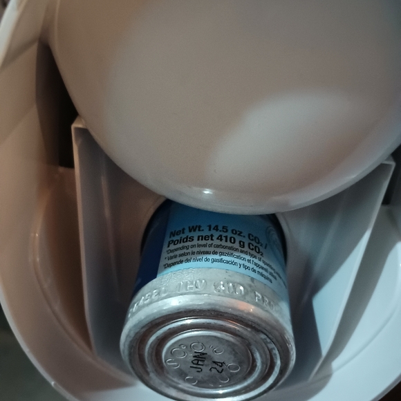 Soda stream Fizzy, extra clean low usage comes with one bottle - Picture 5 of 8